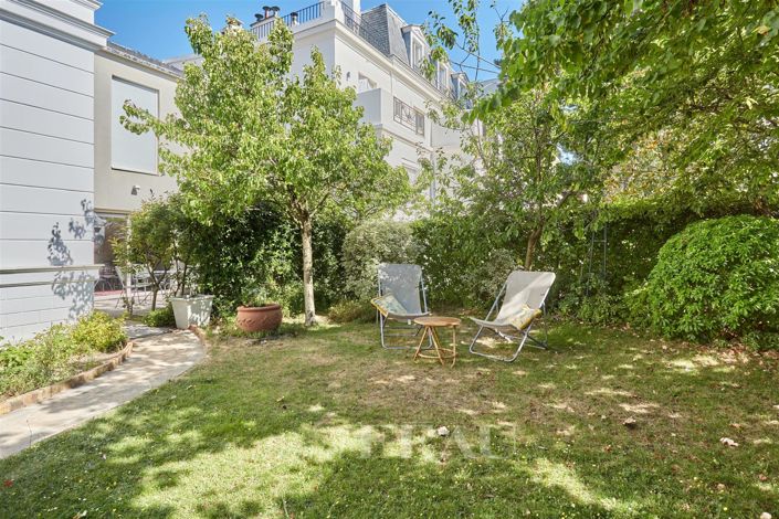 Image No.32-6 Bed House for sale