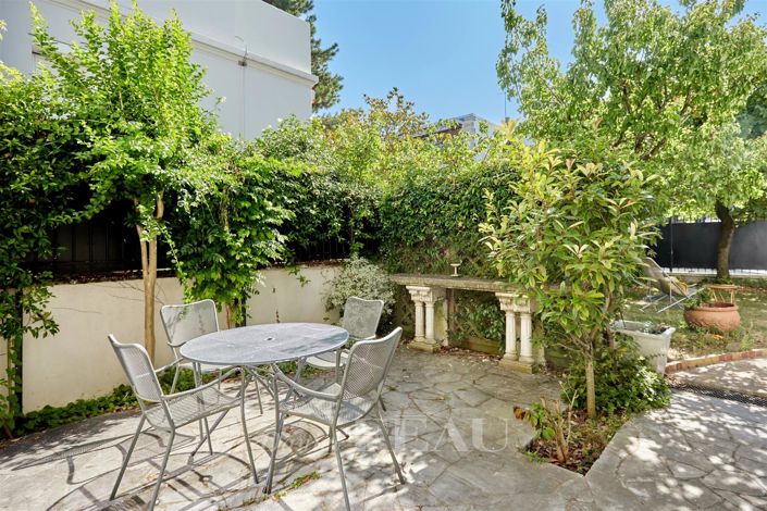 Image No.38-6 Bed House for sale