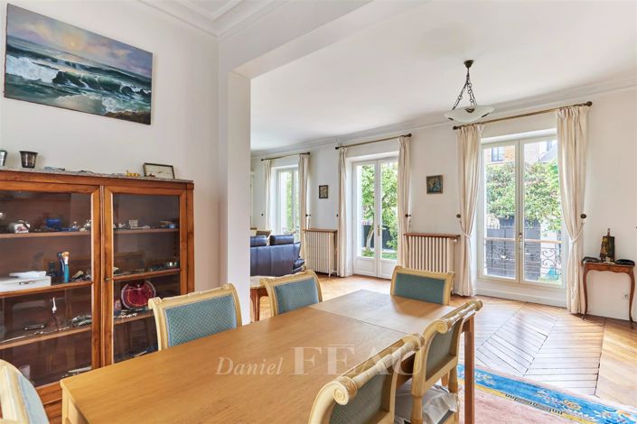 Image No.4-6 Bed House for sale