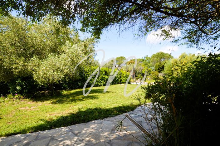 Image No.1-4 Bed House for sale