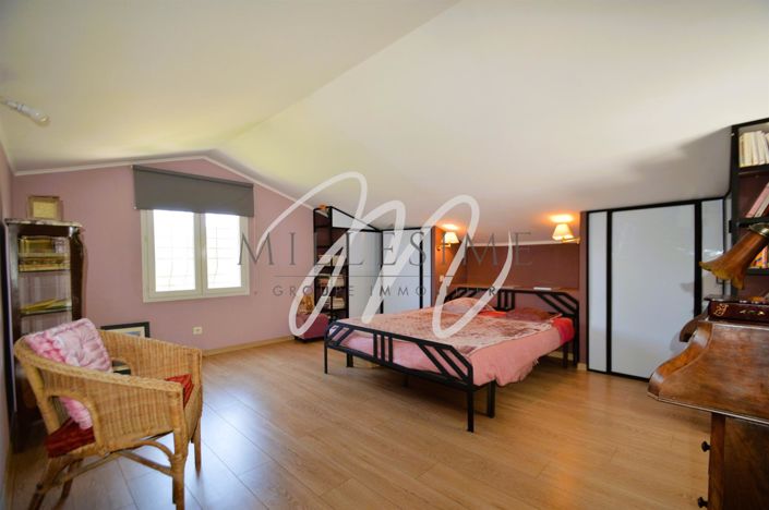 Image No.14-4 Bed House for sale