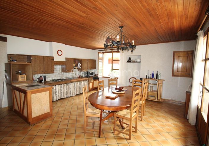 Image No.3-5 Bed House for sale