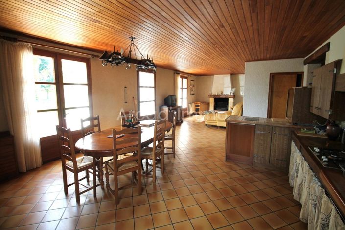 Image No.4-5 Bed House for sale