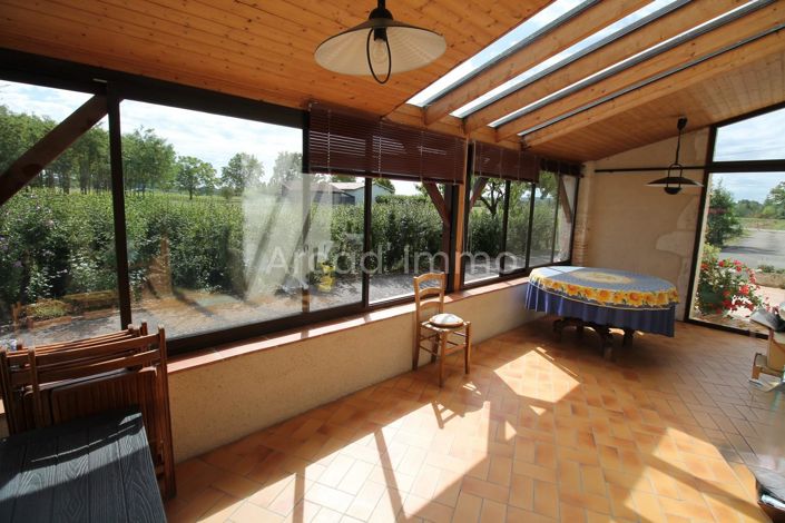 Image No.8-5 Bed House for sale