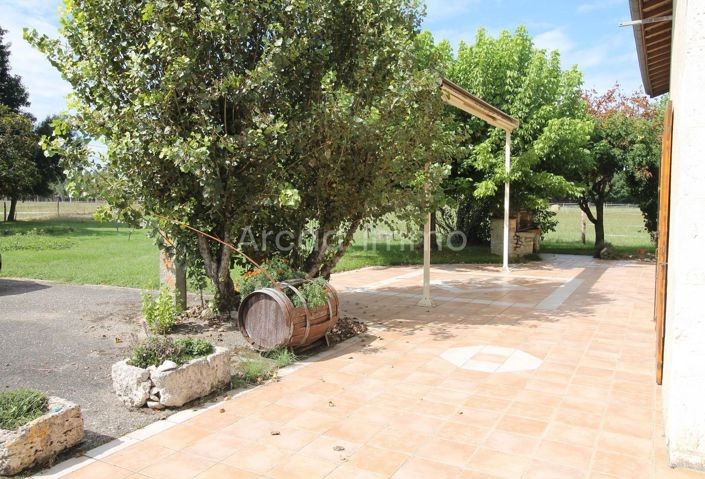 Image No.9-5 Bed House for sale