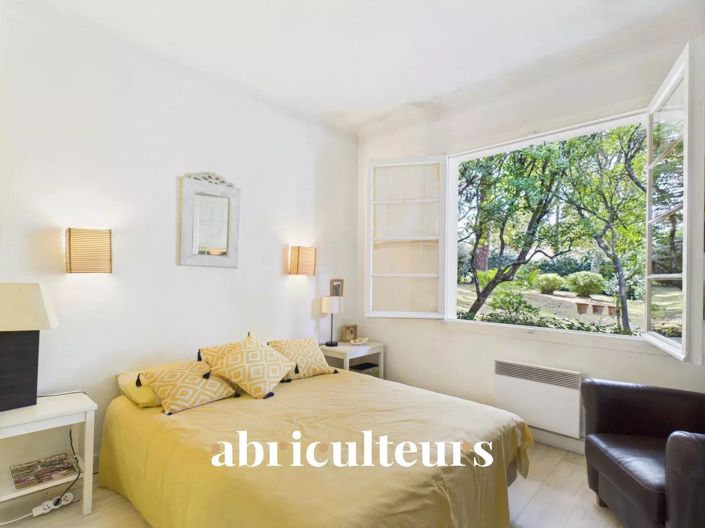 Image No.7-7 Bed House for sale