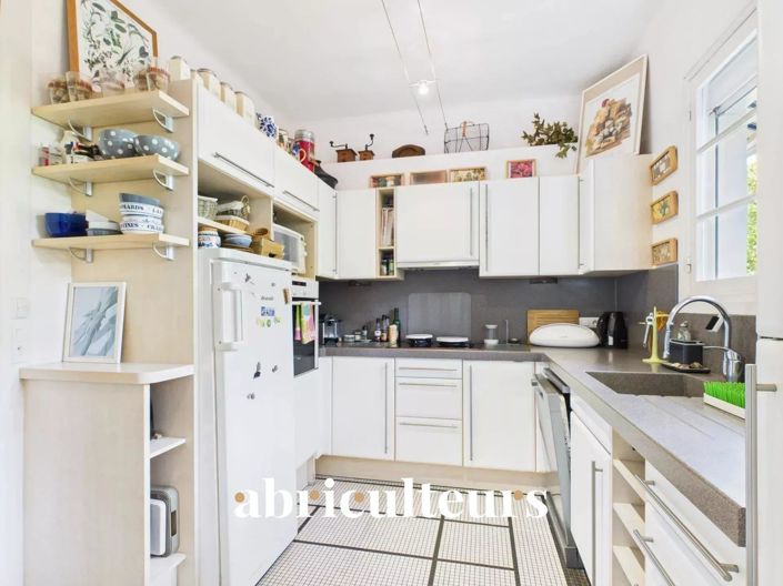 Image No.9-7 Bed House for sale