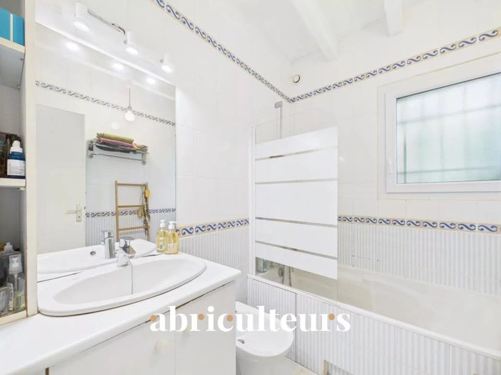 Image No.7-2 Bed House for sale