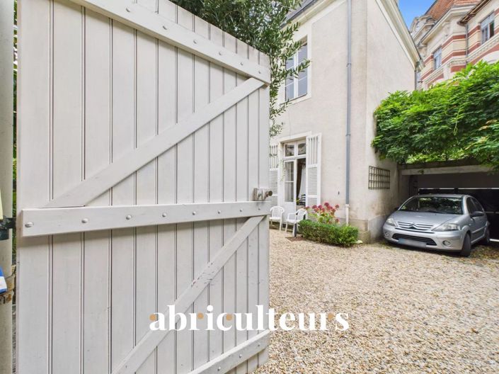 Image No.15-6 Bed House for sale