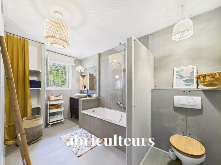 Image No.5-4 Bed House for sale