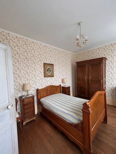 Image No.9-4 Bed House for sale