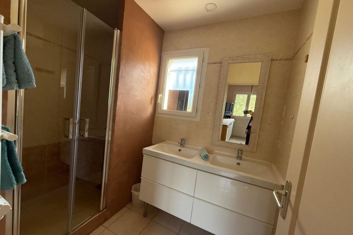 Image No.17-4 Bed House for sale