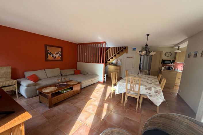 Image No.2-4 Bed House for sale