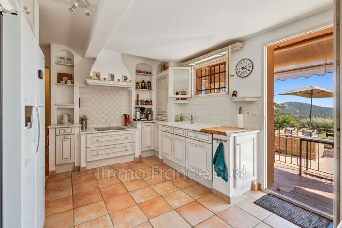 Image No.7-4 Bed House for sale