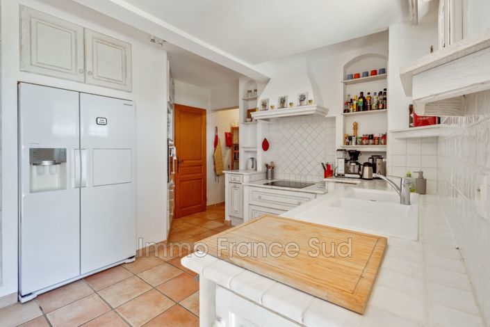 Image No.8-4 Bed House for sale