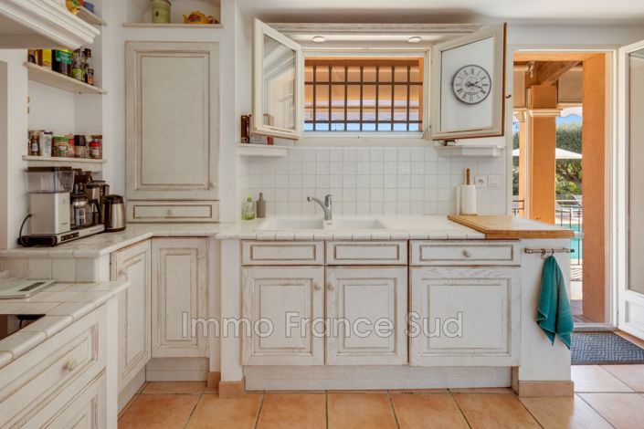 Image No.9-4 Bed House for sale