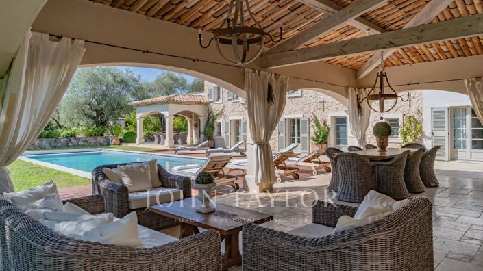 Image No.7-7 Bed House for sale