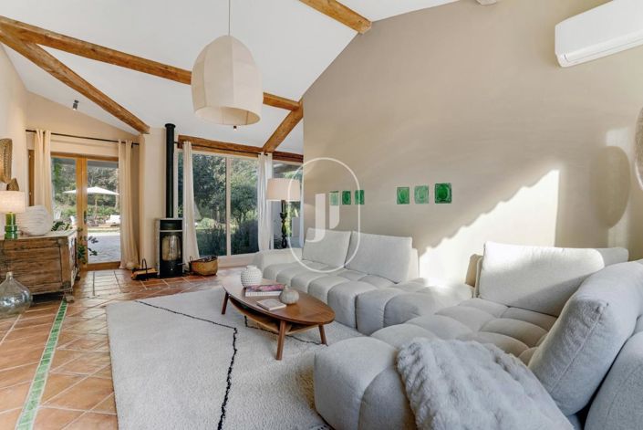 Image No.5-5 Bed House for sale