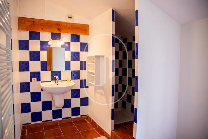 Image No.11-8 Bed House for sale