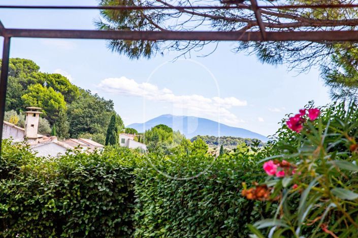 Image No.2-8 Bed House for sale