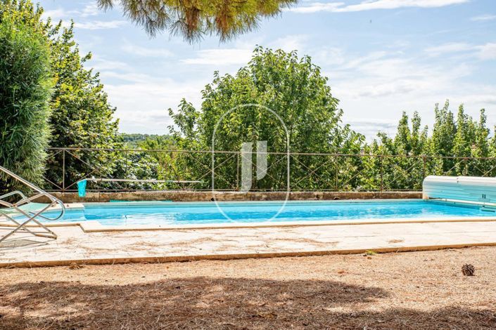 Image No.6-8 Bed House for sale