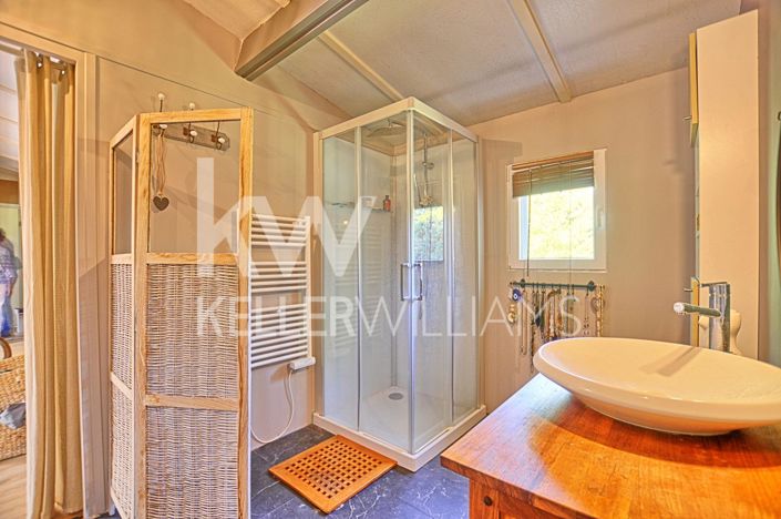 Image No.18-4 Bed House for sale