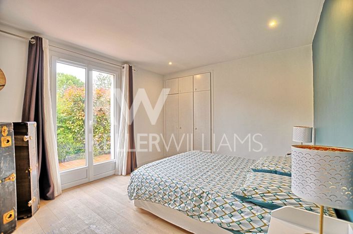 Image No.9-4 Bed House for sale