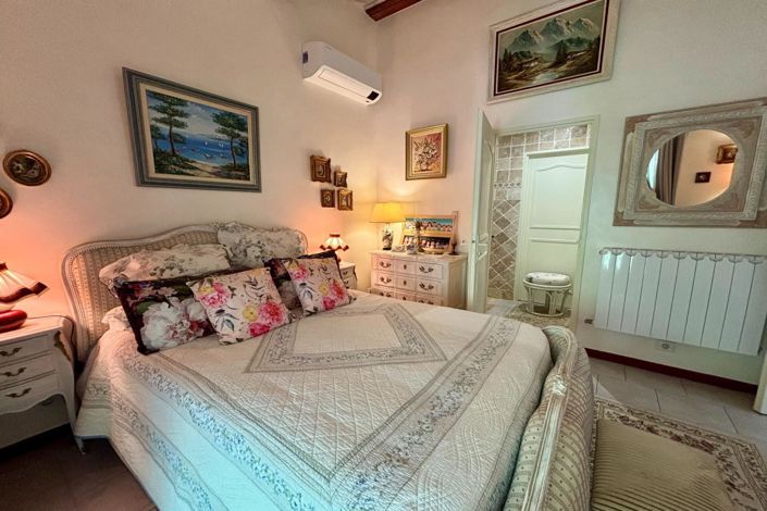 Image No.10-4 Bed House for sale