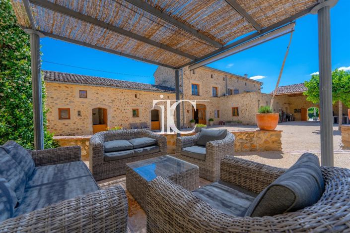 Image No.28-10 Bed House for sale