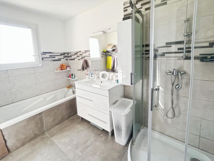 Image No.17-3 Bed House for sale