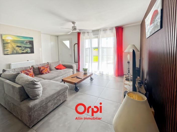 Image No.3-3 Bed Property for sale