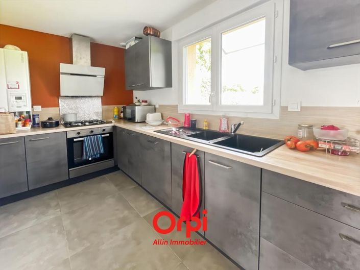 Image No.4-3 Bed Property for sale