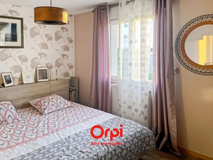 Image No.7-3 Bed Property for sale