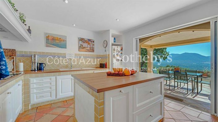 Image No.9-Propriété de 7 chambres à vendre à Le Plan-de-la-Tour