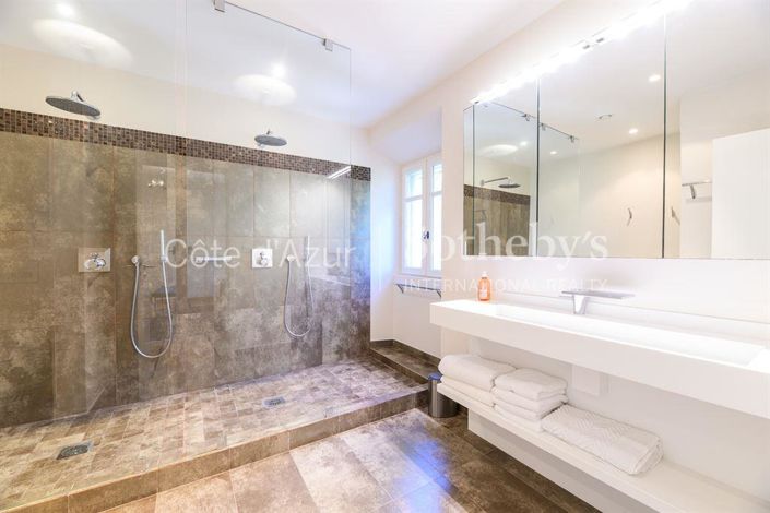 Image No.12-3 Bed Apartment for sale