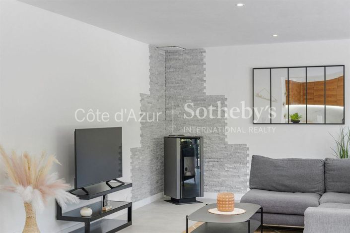 Image No.2-4 Bed House for sale