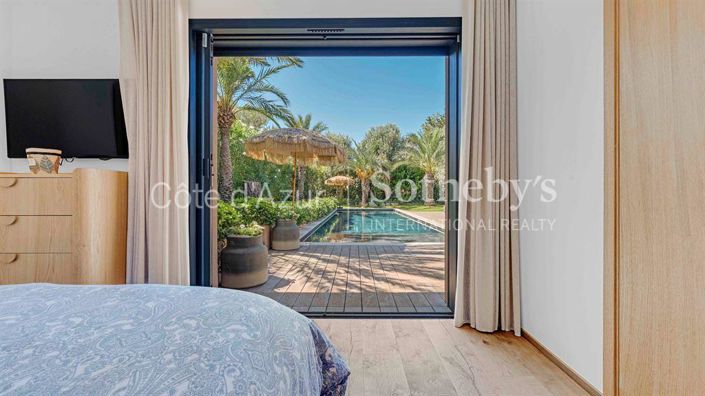 Image No.11-4 Bed Property for sale