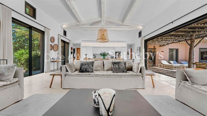 Image No.5-4 Bed Property for sale