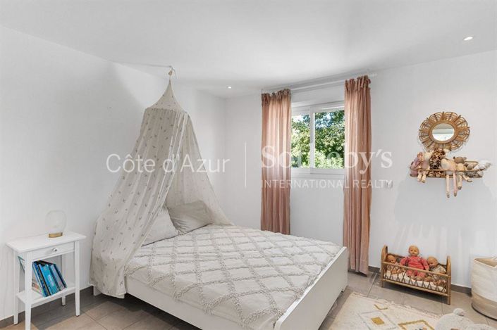 Image No.11-5 Bed House for sale