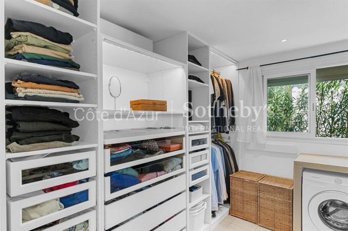 Image No.13-5 Bed House for sale