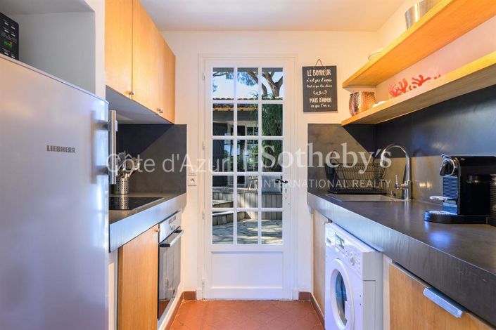 Image No.12-2 Bed House for sale