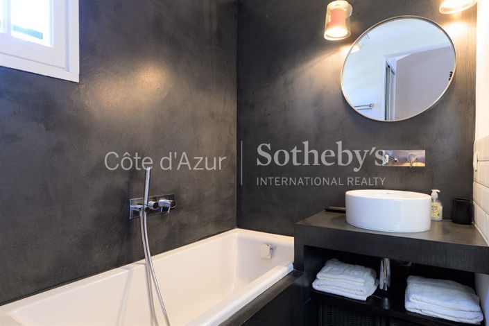 Image No.16-2 Bed House for sale