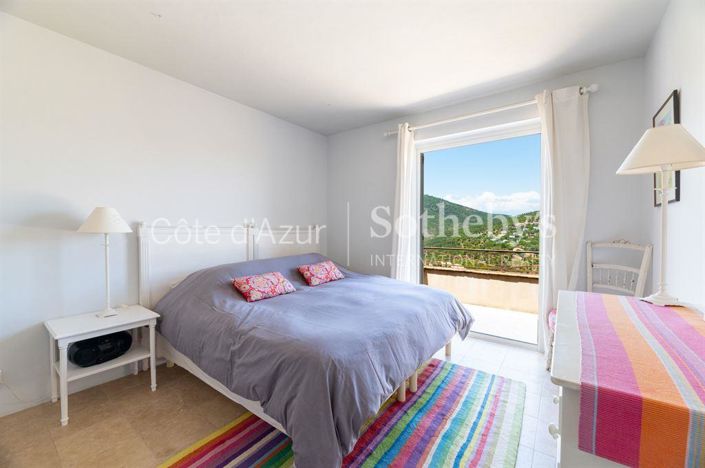 Image No.4-7 Bed Property for sale