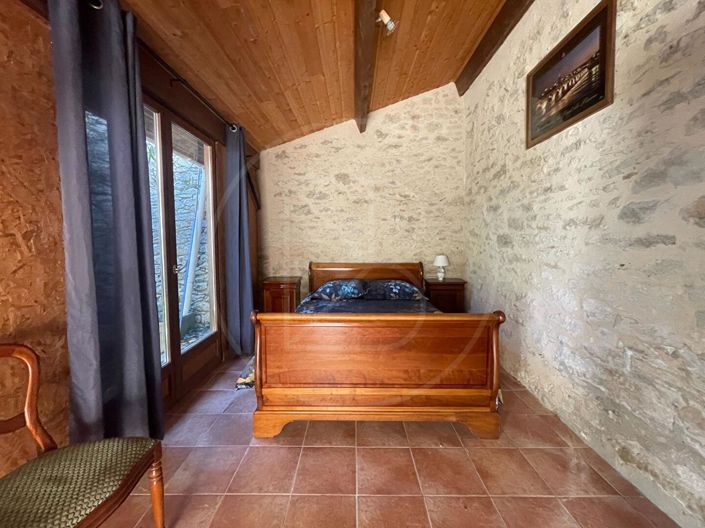 Image No.13-2 Bed House for sale