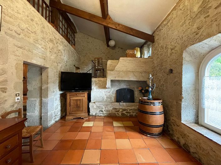 Image No.6-2 Bed House for sale