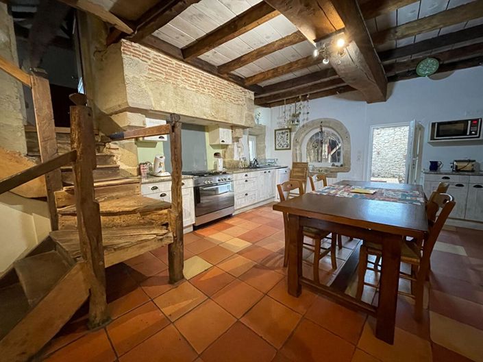 Image No.8-2 Bed House for sale