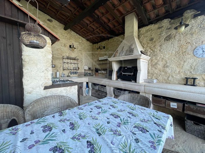 Image No.18-4 Bed House for sale