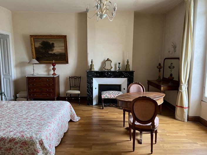 Image No.6-5 Bed House for sale