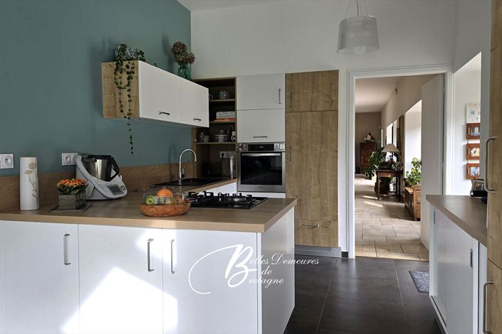 Image No.10-6 Bed House for sale