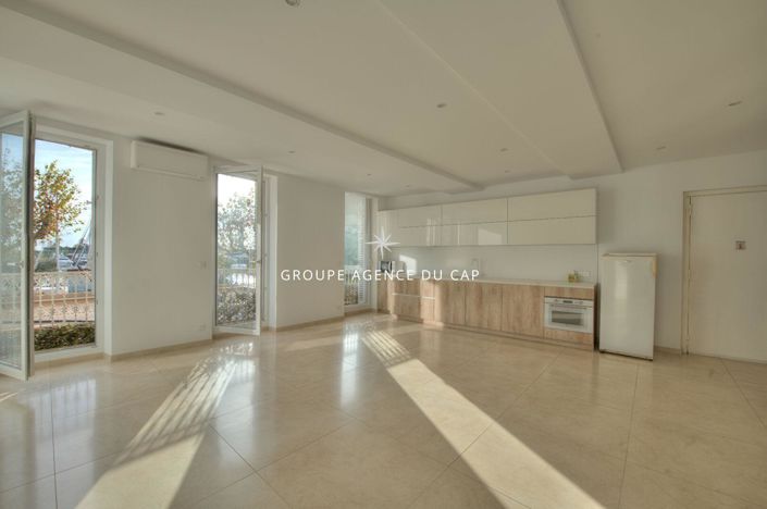 Image No.2-3 Bed Property for sale